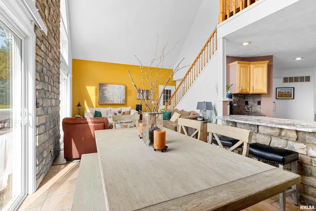 $274,900 | 161 Lakecrest Place, Dahinda, IL 61428