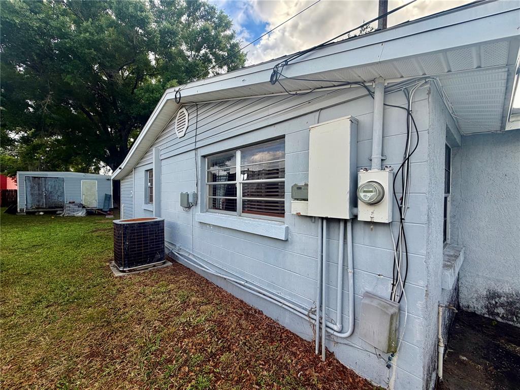 104 Cavalier Road Winter Haven, FL 33880 - Photo 4 of 27