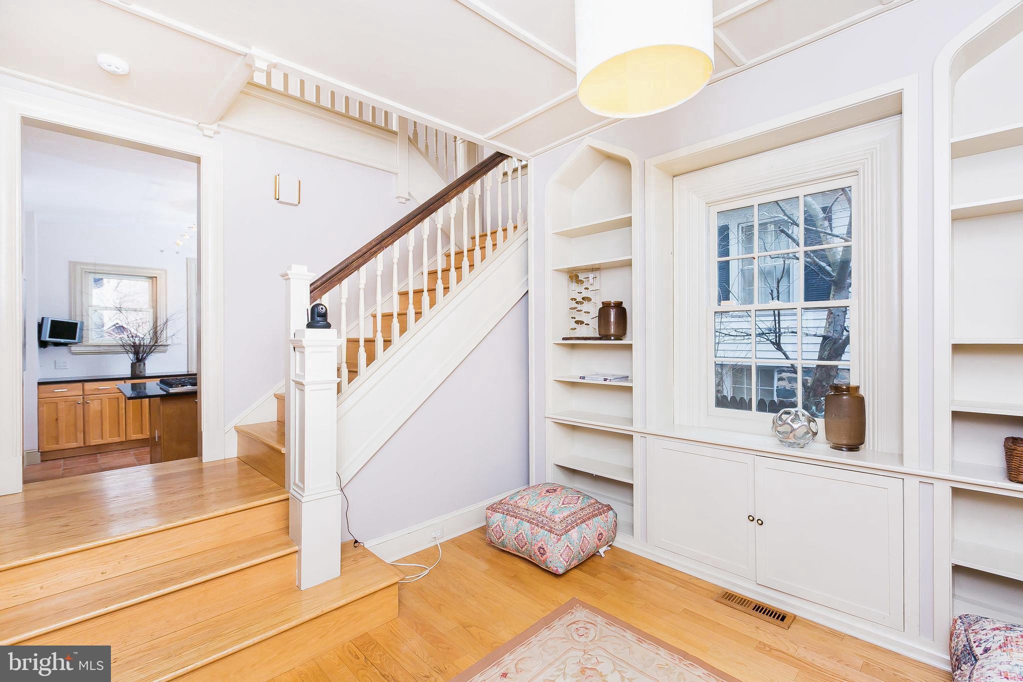5715 Chilham Road Baltimore, MD 21209 - Photo 6 of 69 Traditional staircase