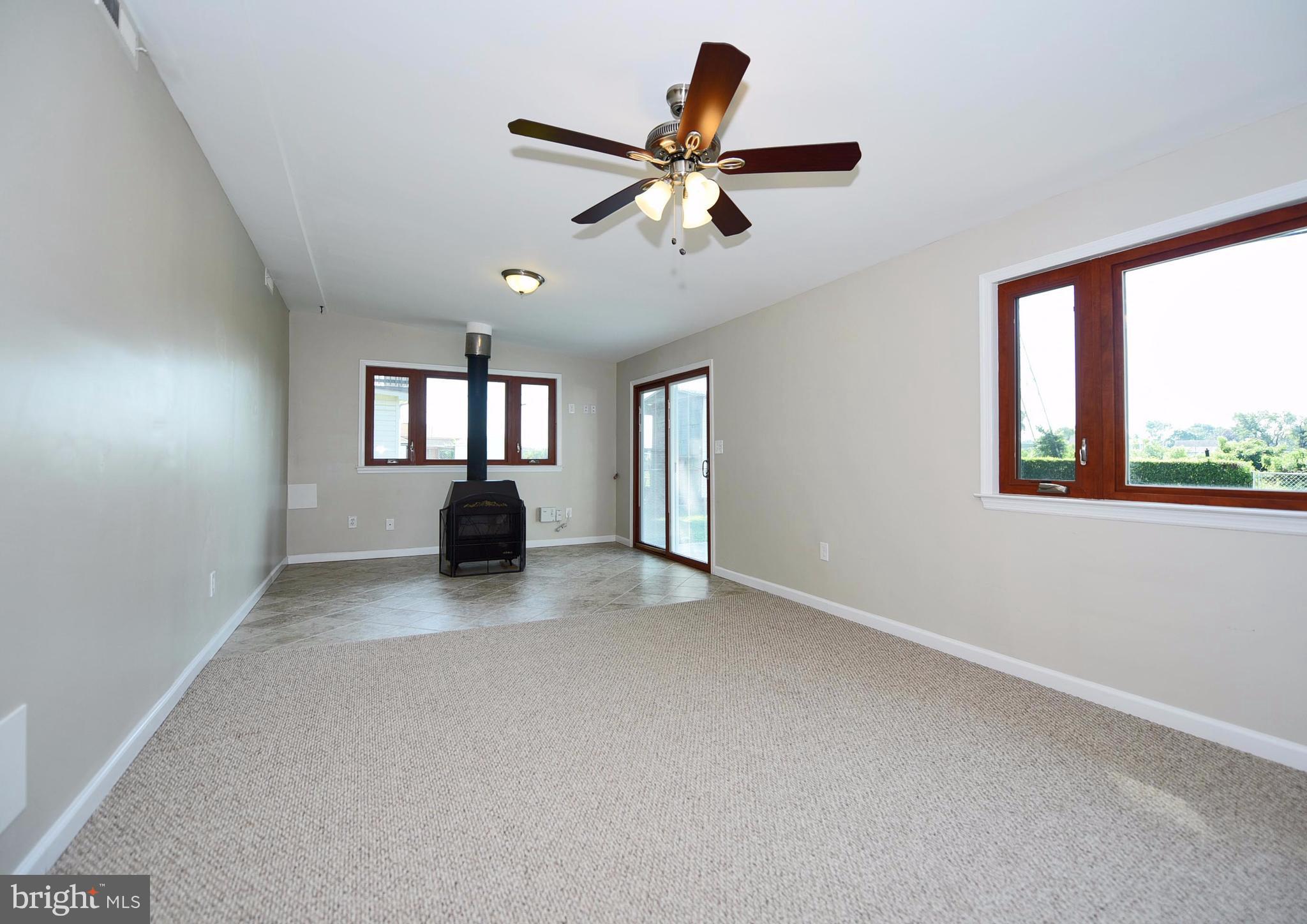7811 Fairgreen Road Baltimore, MD 21222 - Photo 11 of 27 Family Room