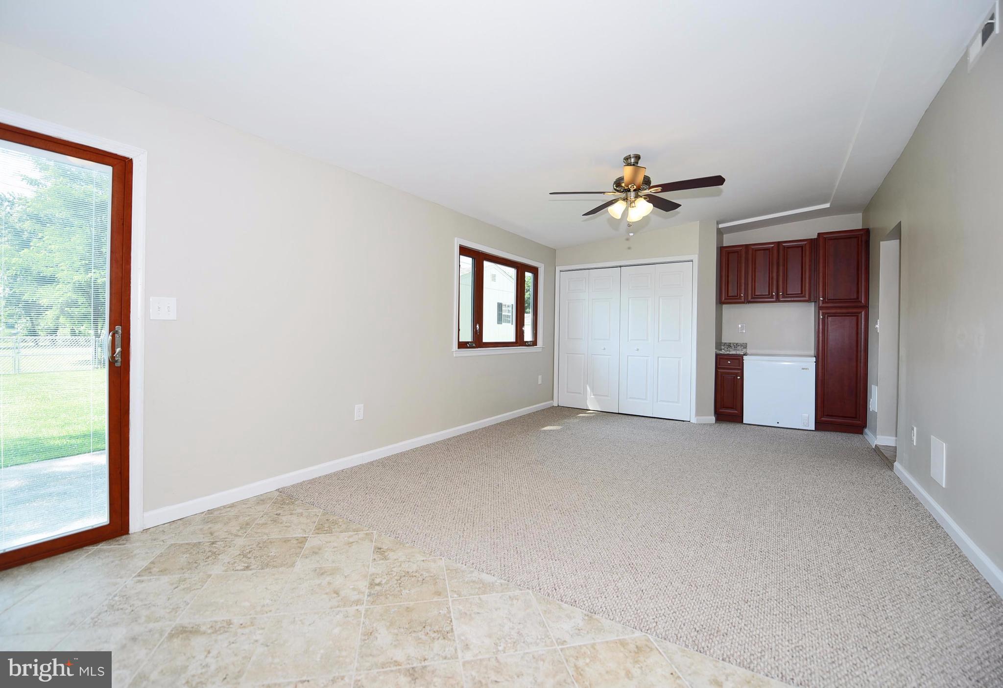 7811 Fairgreen Road Baltimore, MD 21222 - Photo 10 of 27 Family Room