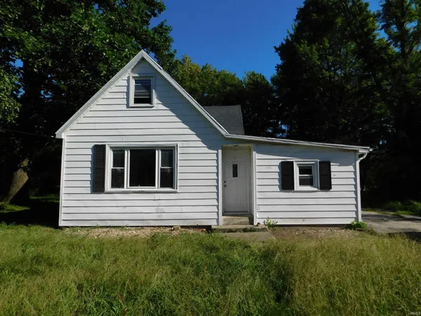 $24,900 | 685 Base Road, Linton, IN 47441