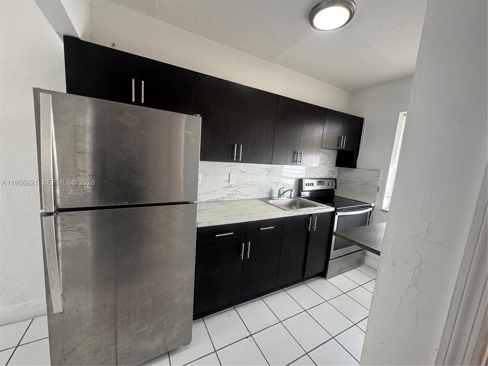 7300 Harding Avenue, Unit 28 Miami Beach, FL 33141 - Photo 3 of 7 Photo 3