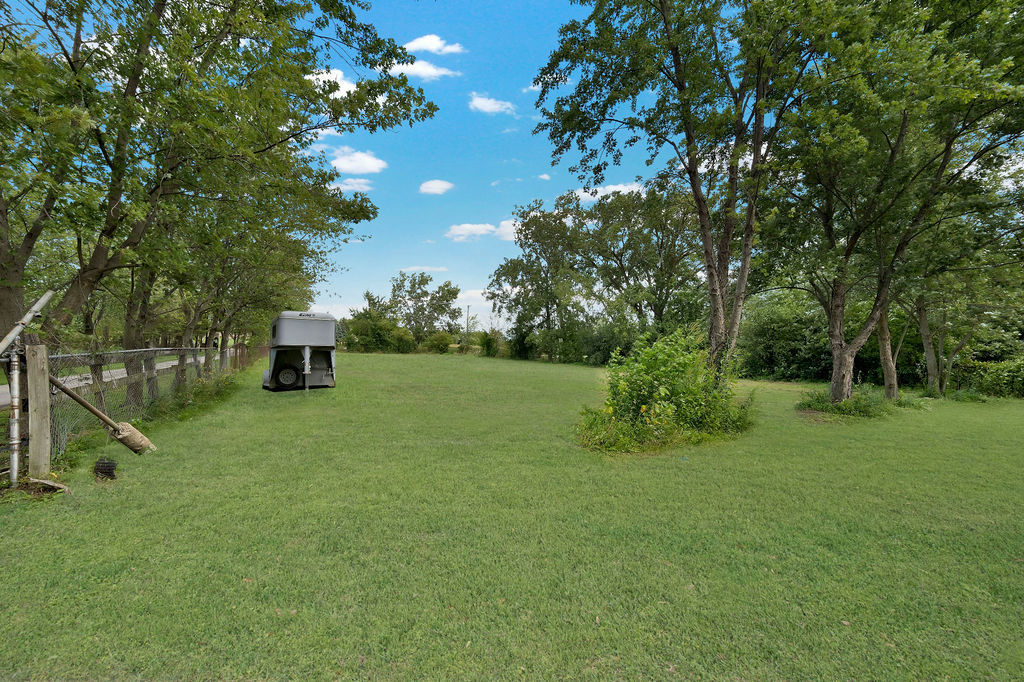 7245 West Dralle Road Monee, IL 60449 - Photo 60 of 73 a view of a backyard