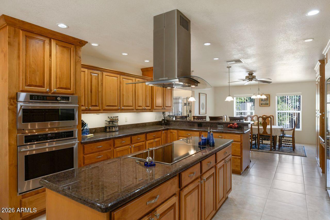 7618 West John Cabot Road Glendale, AZ 85308 - Photo 10 of 43 Beautiful granite counters