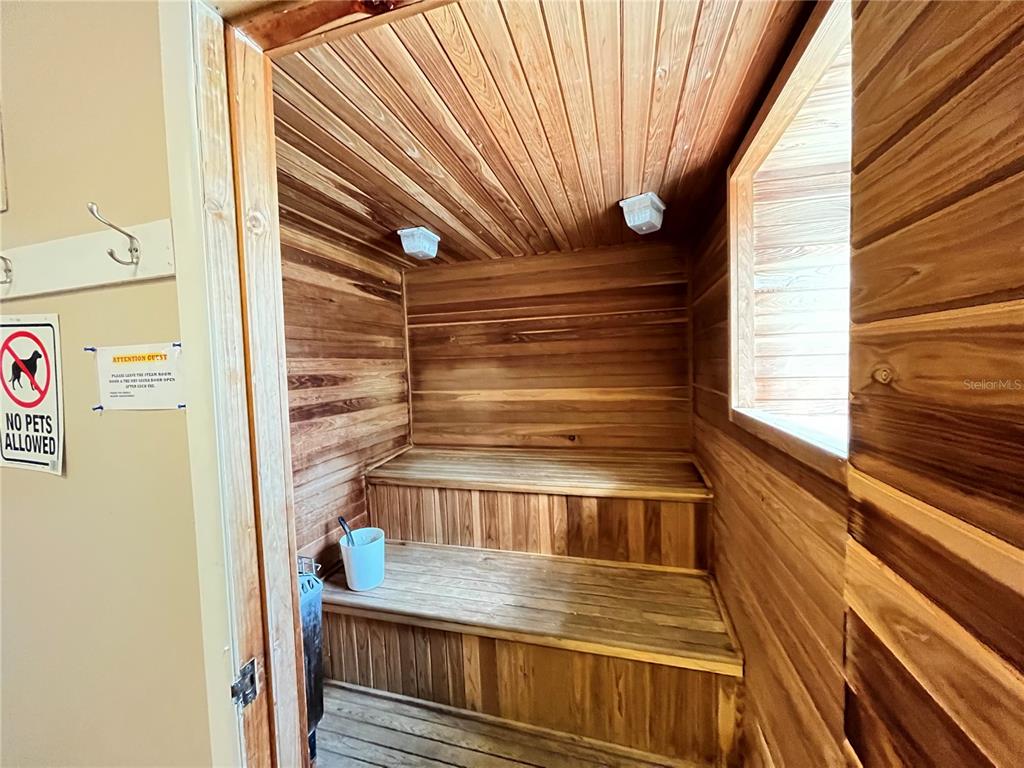 10264 Northeast 28th Loop Silver Springs, FL 34488 - Photo 23 of 44 a view of entryway