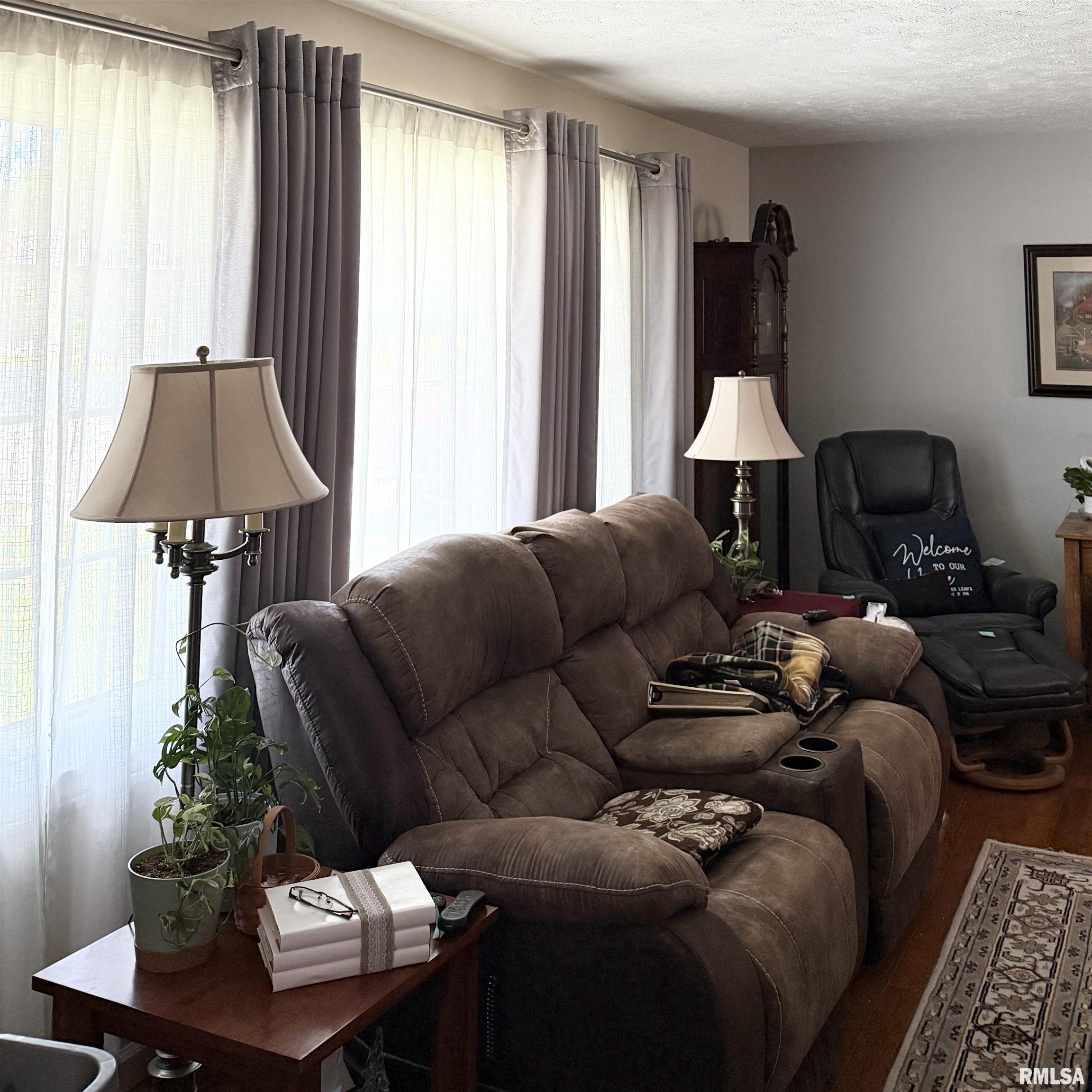 97 White Pine Drive Springfield, IL 62712 - Photo 2 of 17