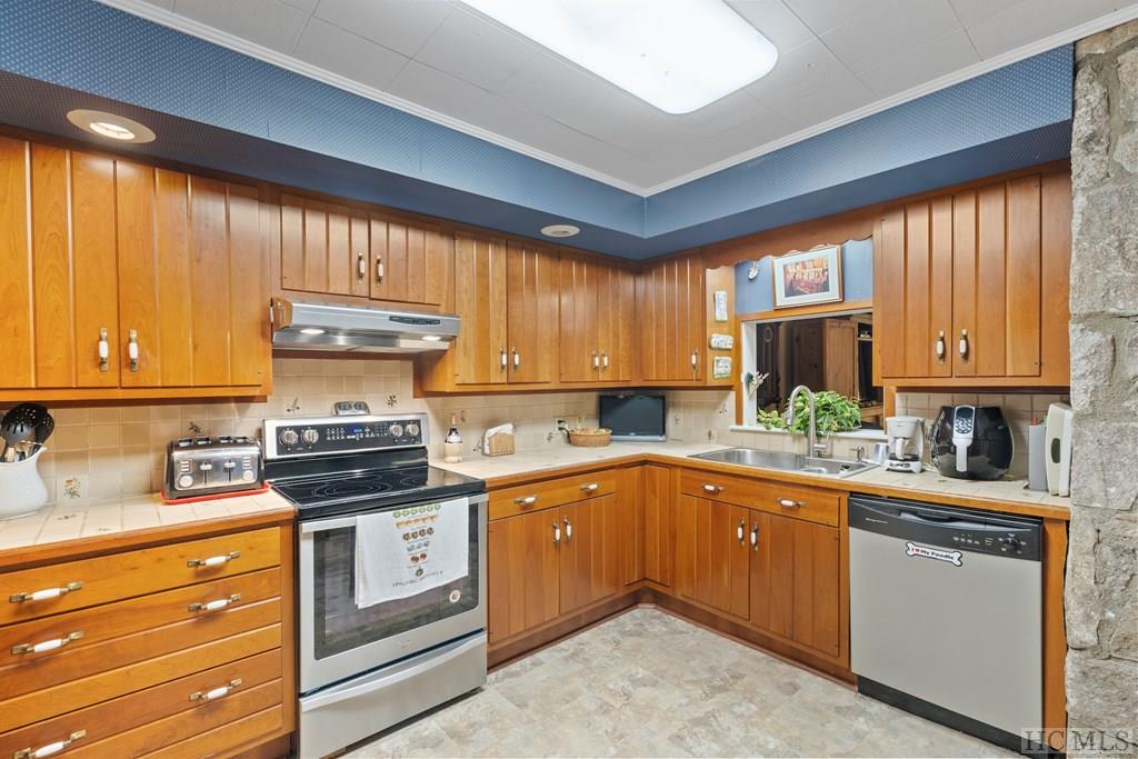 25 Horse Cove Ranch Road Highlands, NC 28741 - Photo 6 of 31 Gallery Image 6