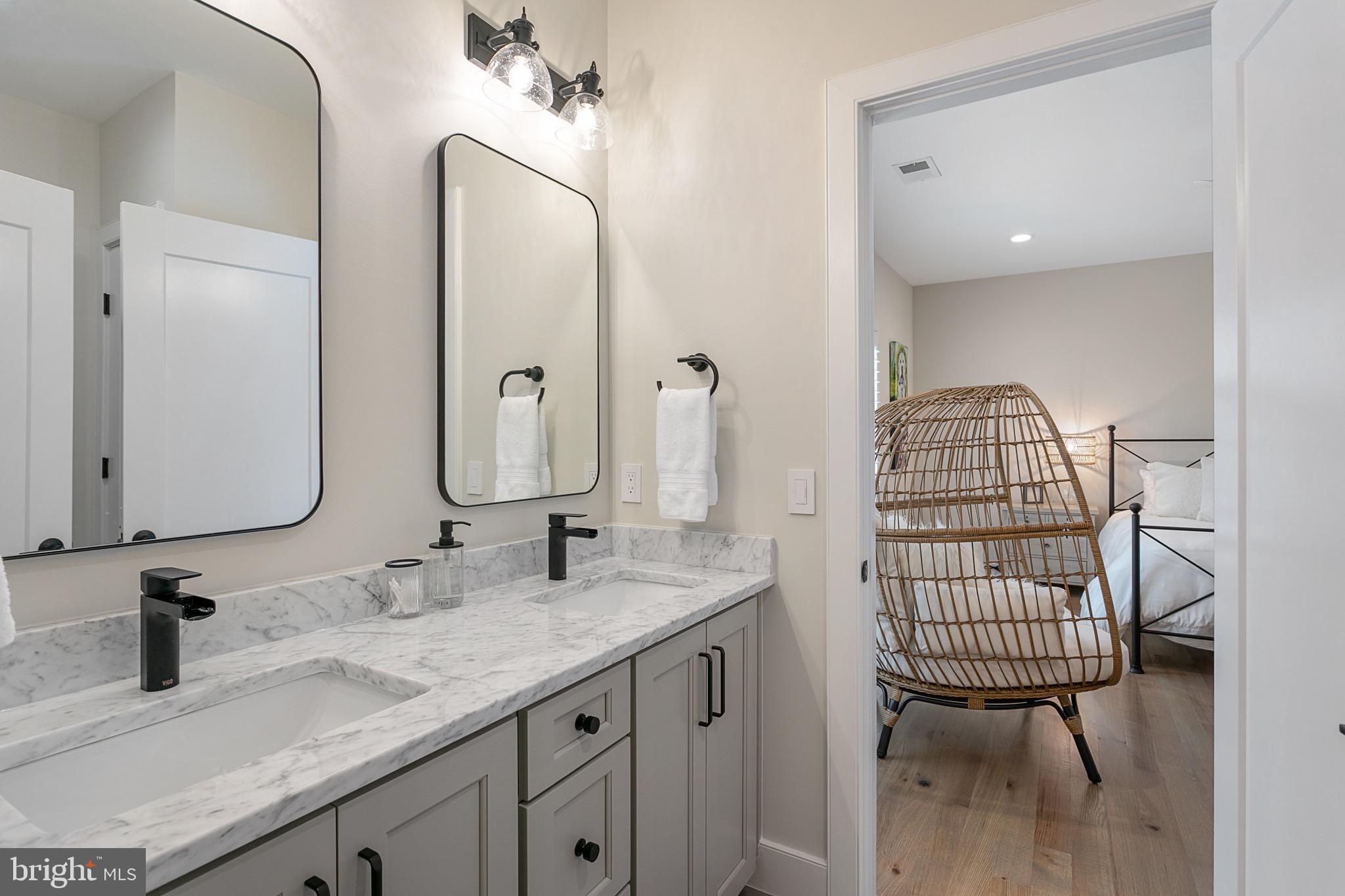 4219 Lorcom Lane Arlington, VA 22207 - Photo 27 of 44