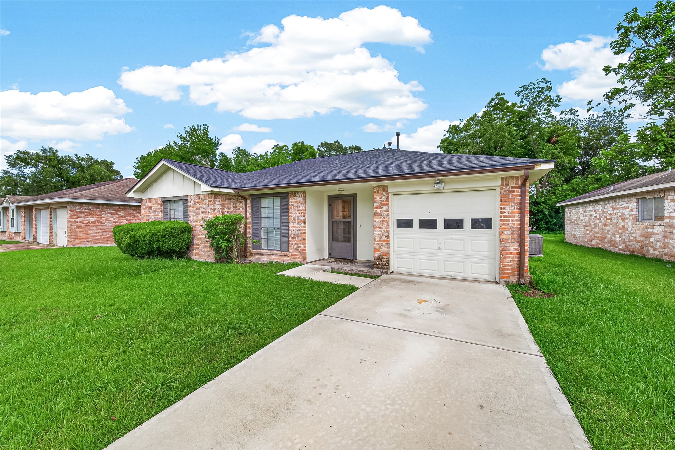 5319 Ridge Turn Drive Houston, TX 77053 - Photo 5 of 38