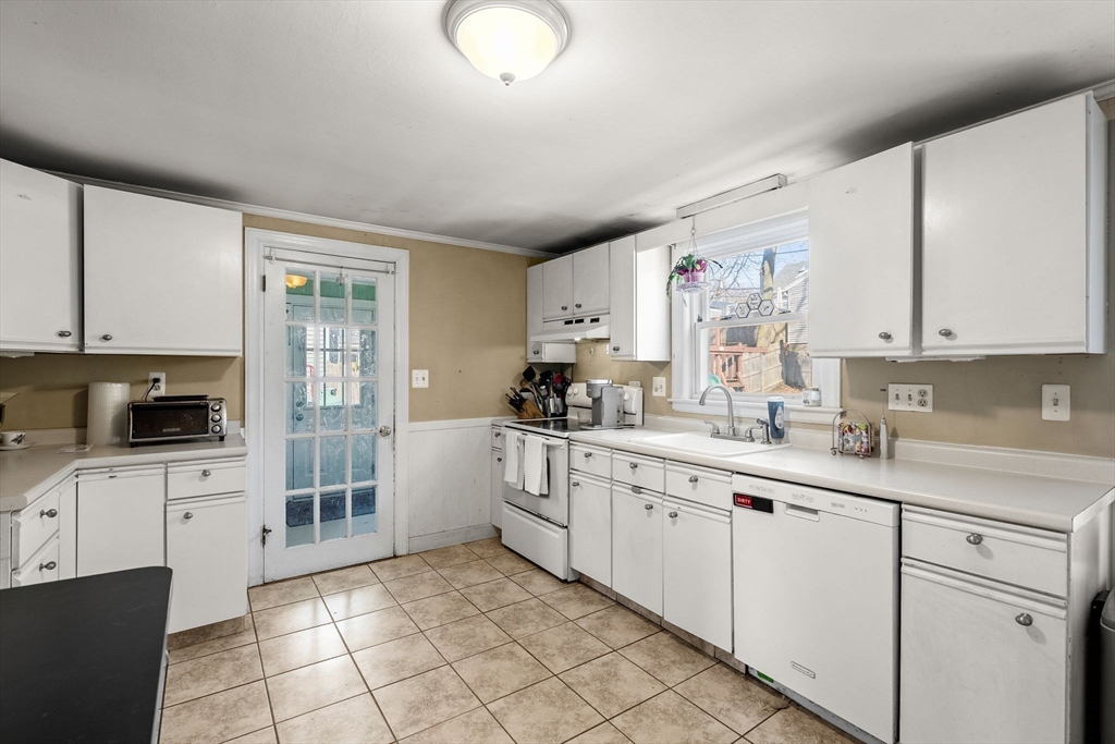 35 MacArthur Road Beverly, MA 01915 - Photo 7 of 27