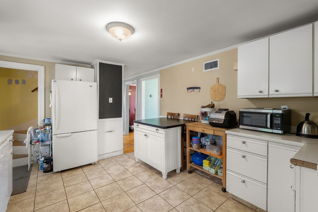 35 MacArthur Road Beverly, MA 01915 - Photo 8 of 27