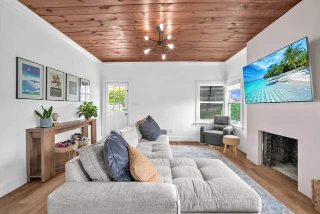 $5,200 | 1402 North N Street, Lake Worth, FL 33460