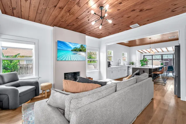 $5,200 | 1402 North N Street, Lake Worth, FL 33460