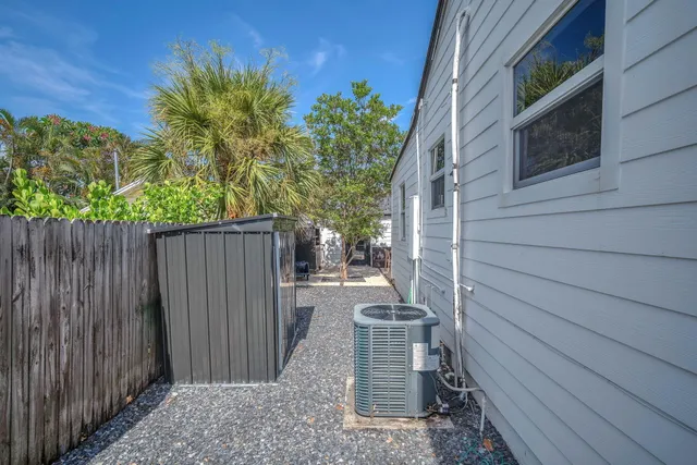 $5,200 | 1402 North N Street, Lake Worth, FL 33460