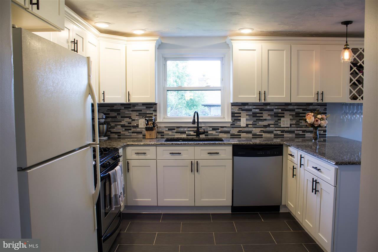 401 Pinehurst Road York, PA 17402 - Photo 4 of 33 Gallery Image 4