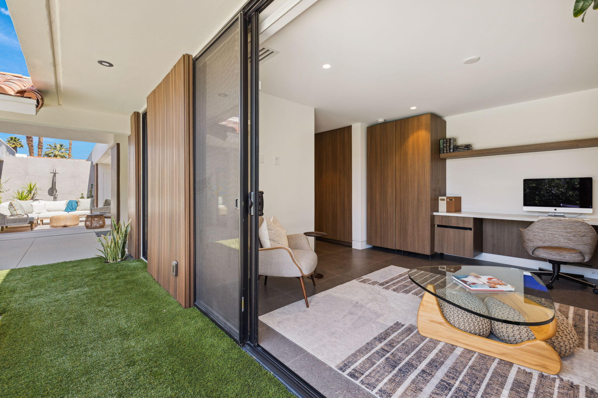 20 Lafayette Drive Rancho Mirage, CA 92270 - Photo 35 of 48 a very nice looking room with a large window