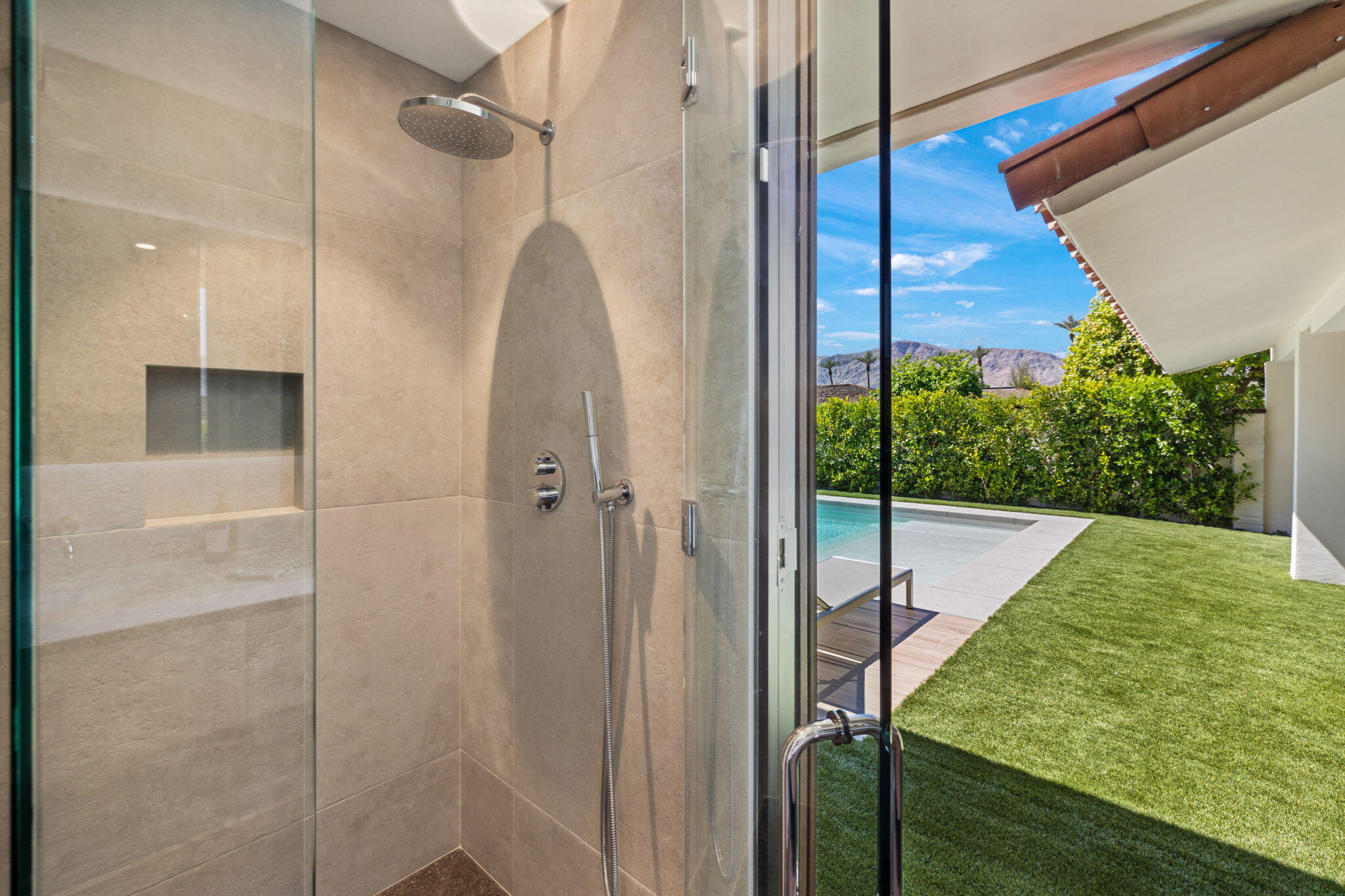 20 Lafayette Drive Rancho Mirage, CA 92270 - Photo 37 of 48 a view of a balcony