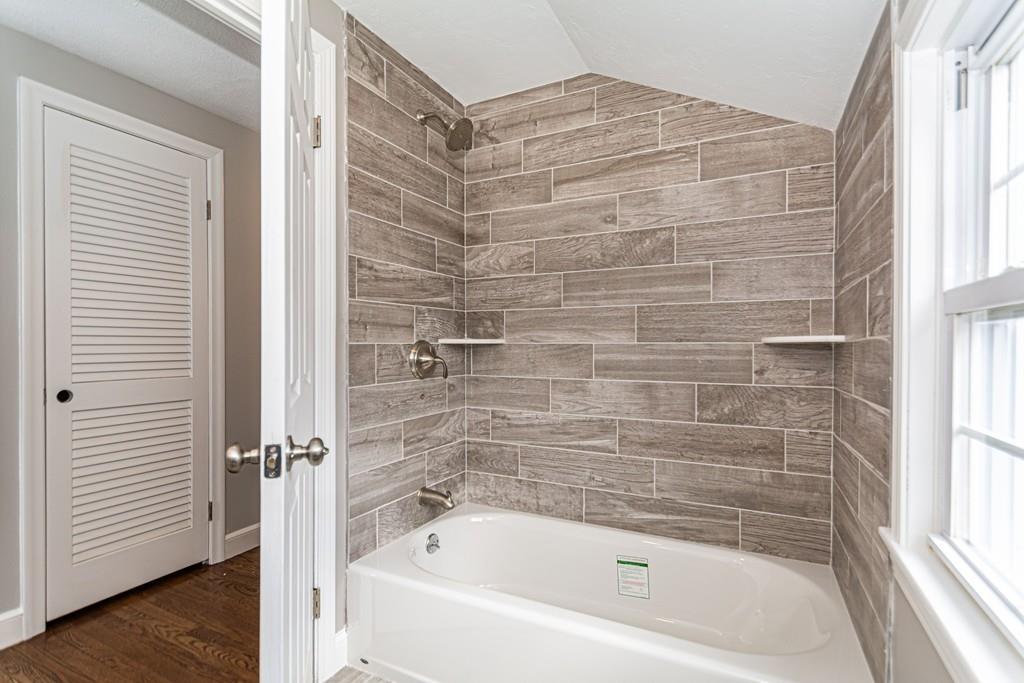 7 Edwards Road Wilmington, MA 01887 - Photo 20 of 33 Gallery Image 20