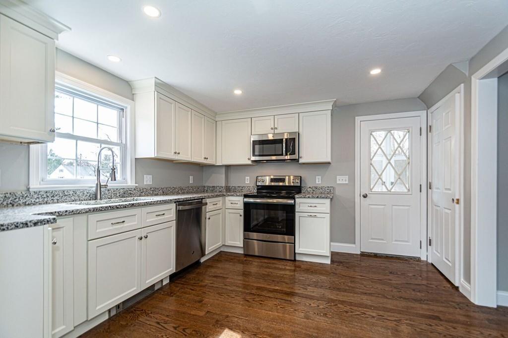 7 Edwards Road Wilmington, MA 01887 - Photo 2 of 33 Gallery Image 2