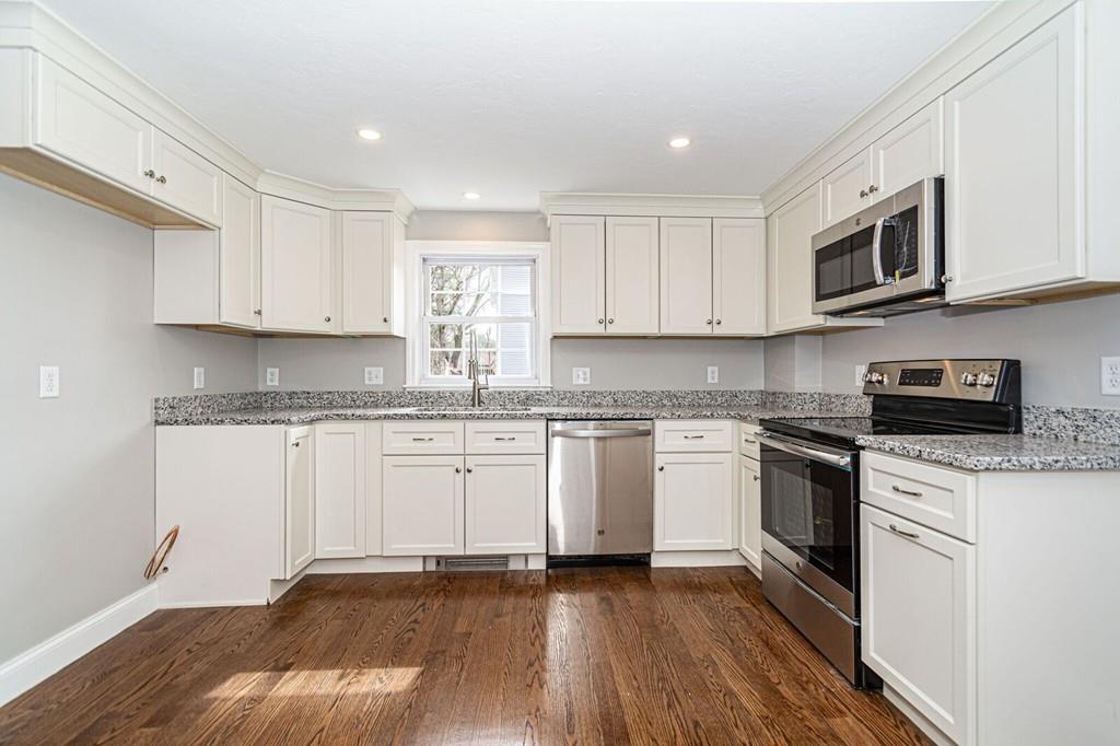 7 Edwards Road Wilmington, MA 01887 - Photo 3 of 33 Gallery Image 3
