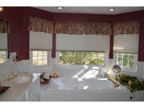 3011 Vicksburg Road Johnson City, TN 37604 - Photo 13 of 24 Jacuzzi tub in master