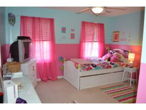 3011 Vicksburg Road Johnson City, TN 37604 - Photo 14 of 24 Guest bedroom 2