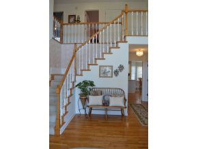 3011 Vicksburg Road Johnson City, TN 37604 - Photo 3 of 24 Elegant staircase