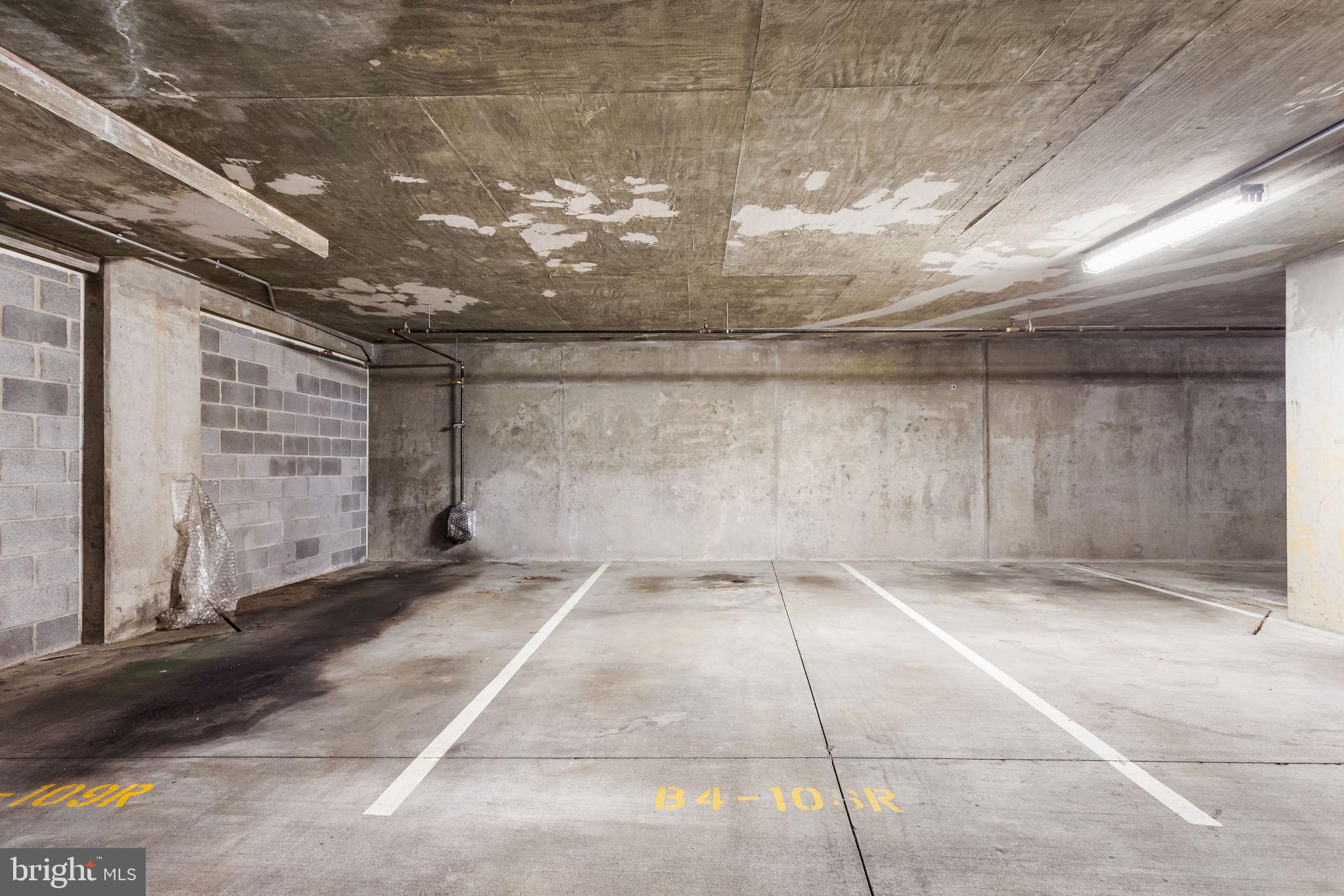 1020 North Highland Street, Unit 621 Arlington, VA 22201 - Photo 20 of 50 a view of a garage