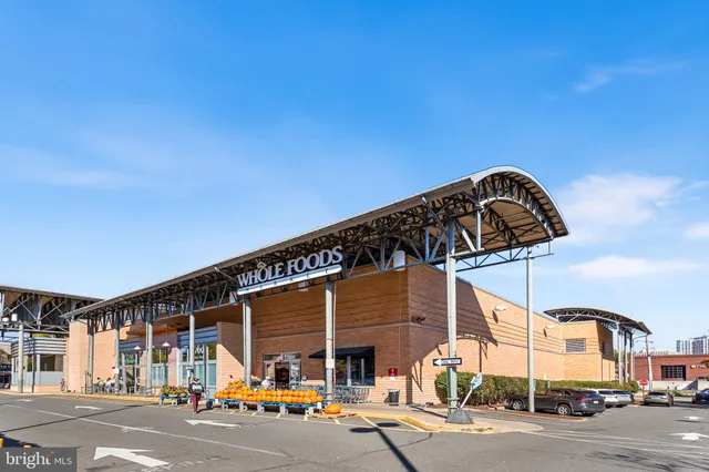 a view of building with outdoor space