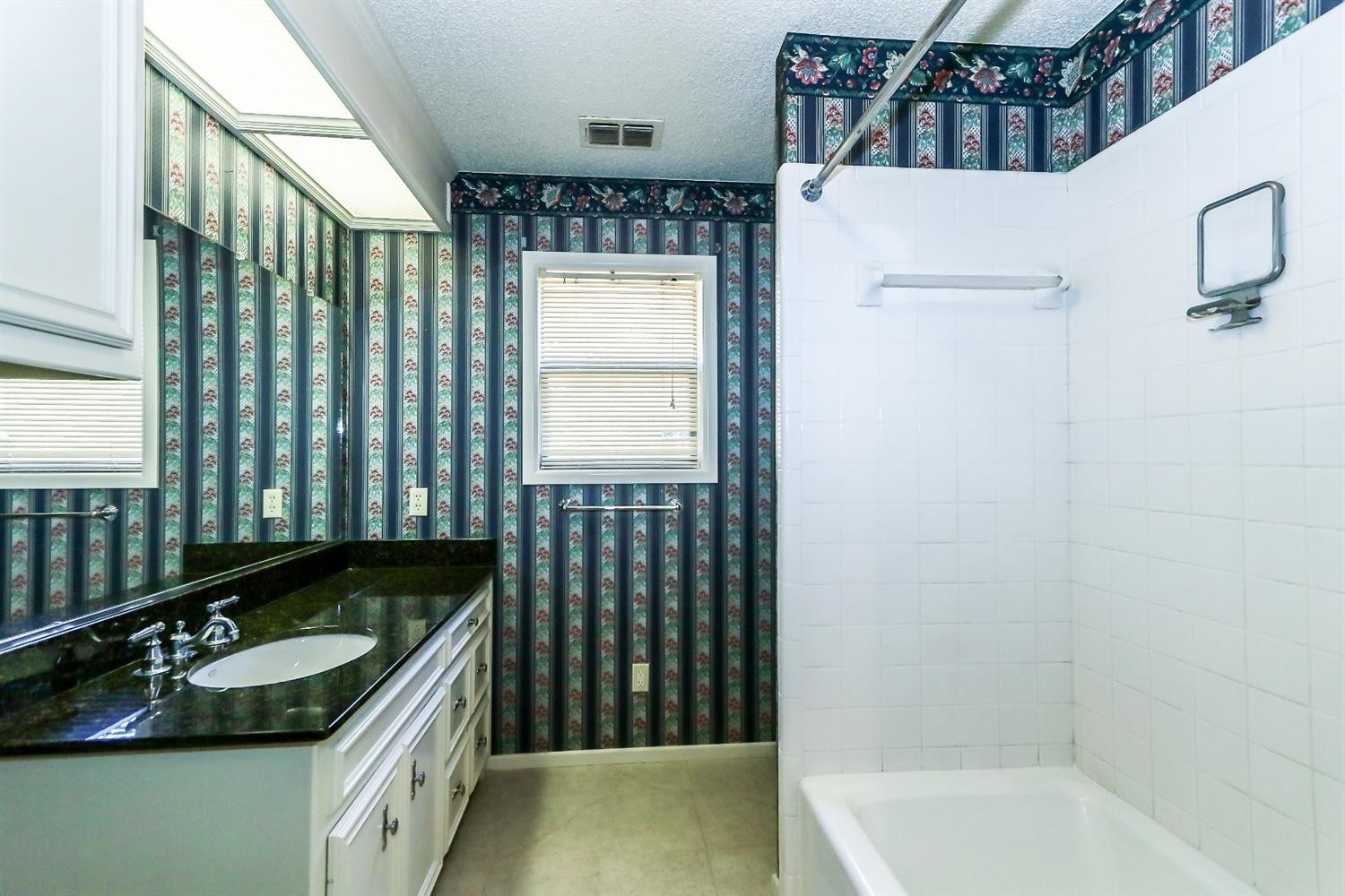 2602 North Cypress Road Lubbock, TX 79403 - Photo 19 of 31 Master Bathroom