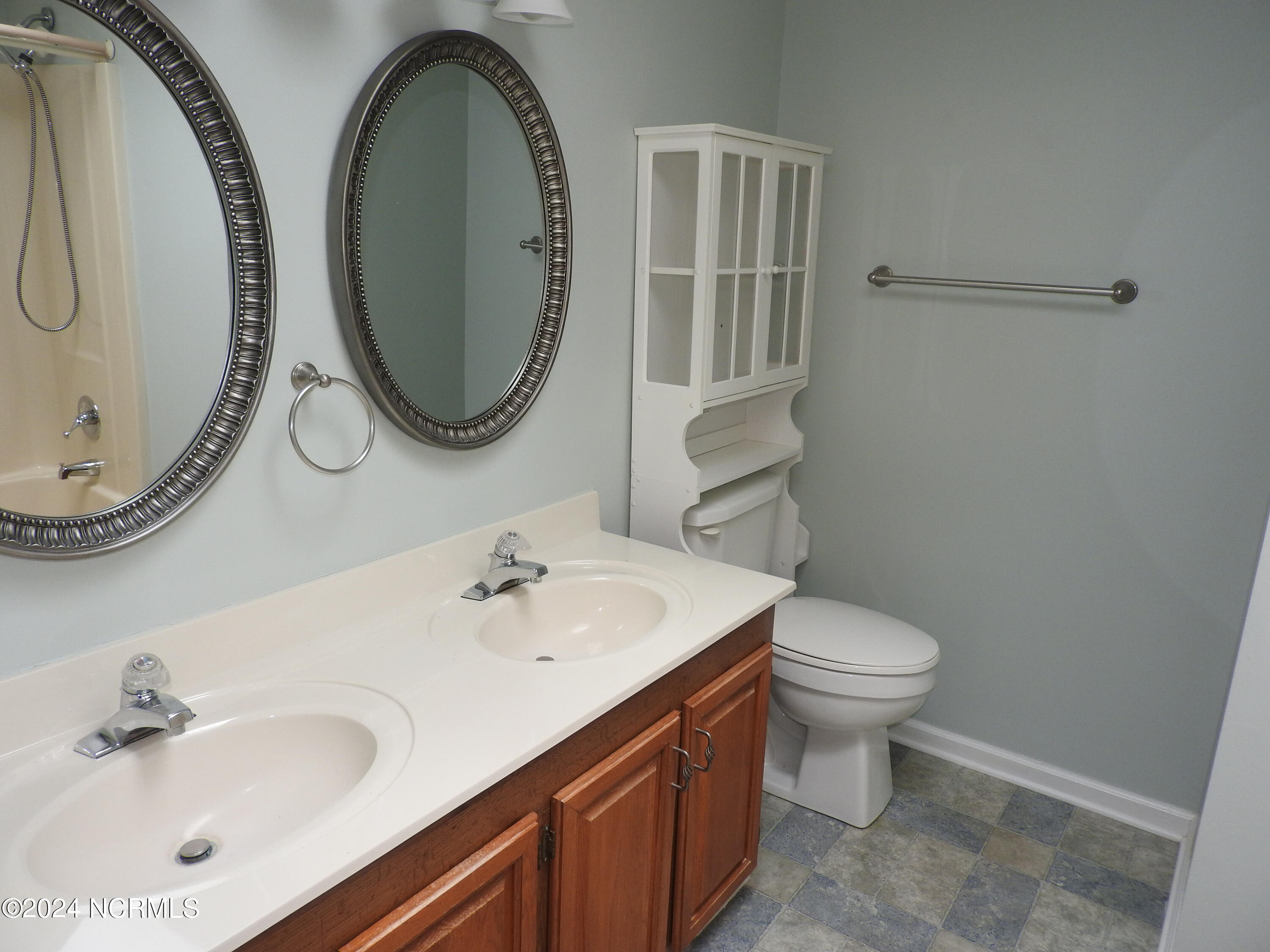 512 Deer Path Calabash, NC 28467 - Photo 23 of 44 Master Bath