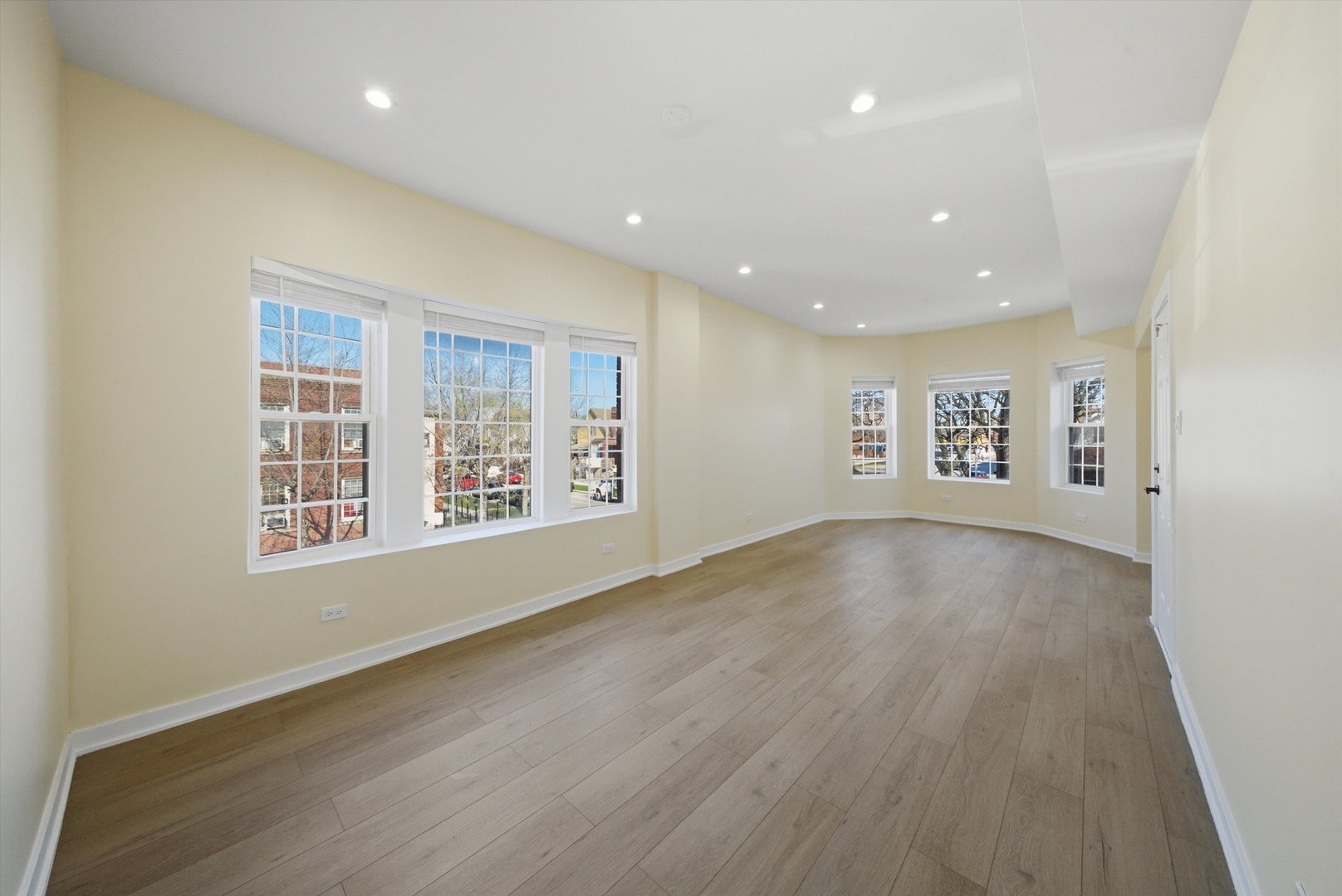 4957 West Superior Street, Unit 2 Chicago, IL 60644 - Photo 3 of 15