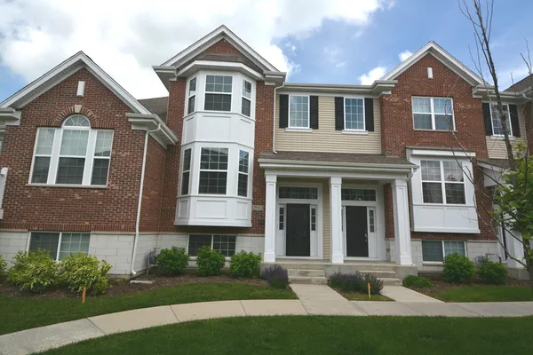 $3,350 | 2953 Madison Drive, Unit 2953, Naperville, IL 60564