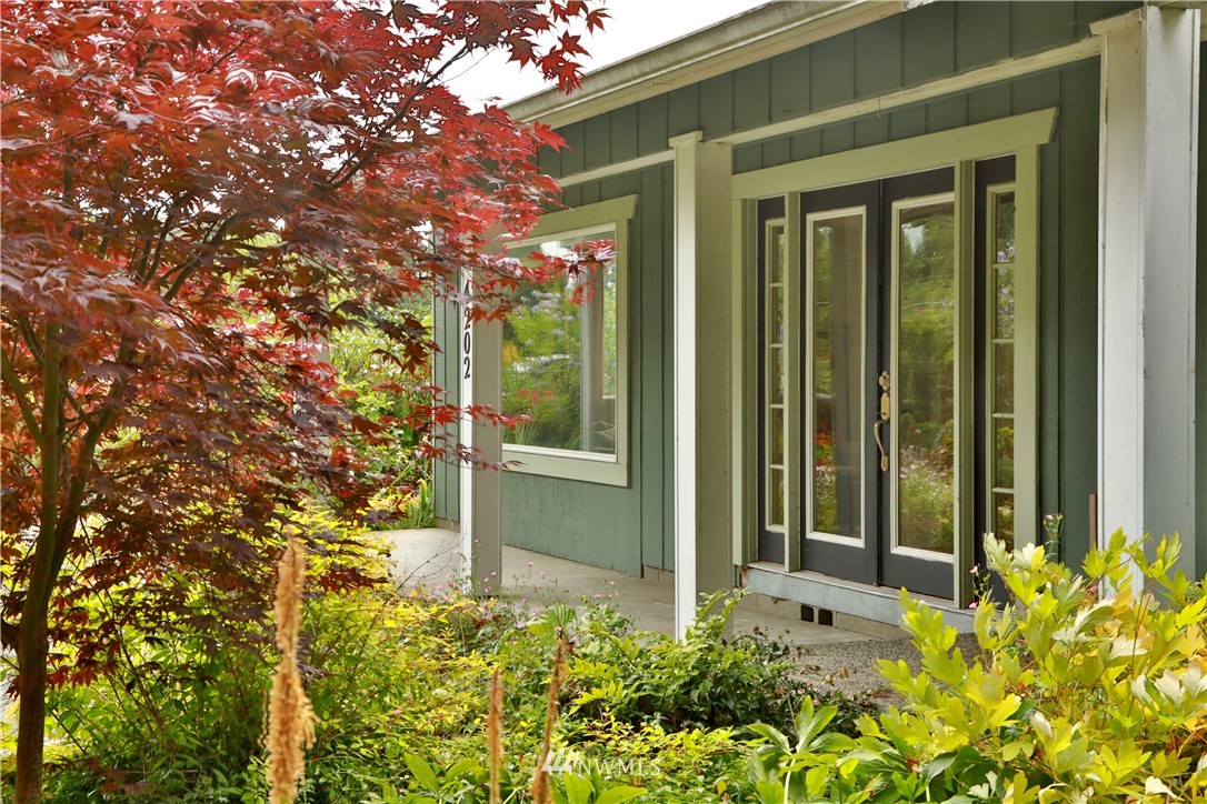 4202 Sandy Point Road Langley, WA 98260 - Photo 3 of 25 Gallery Image 3