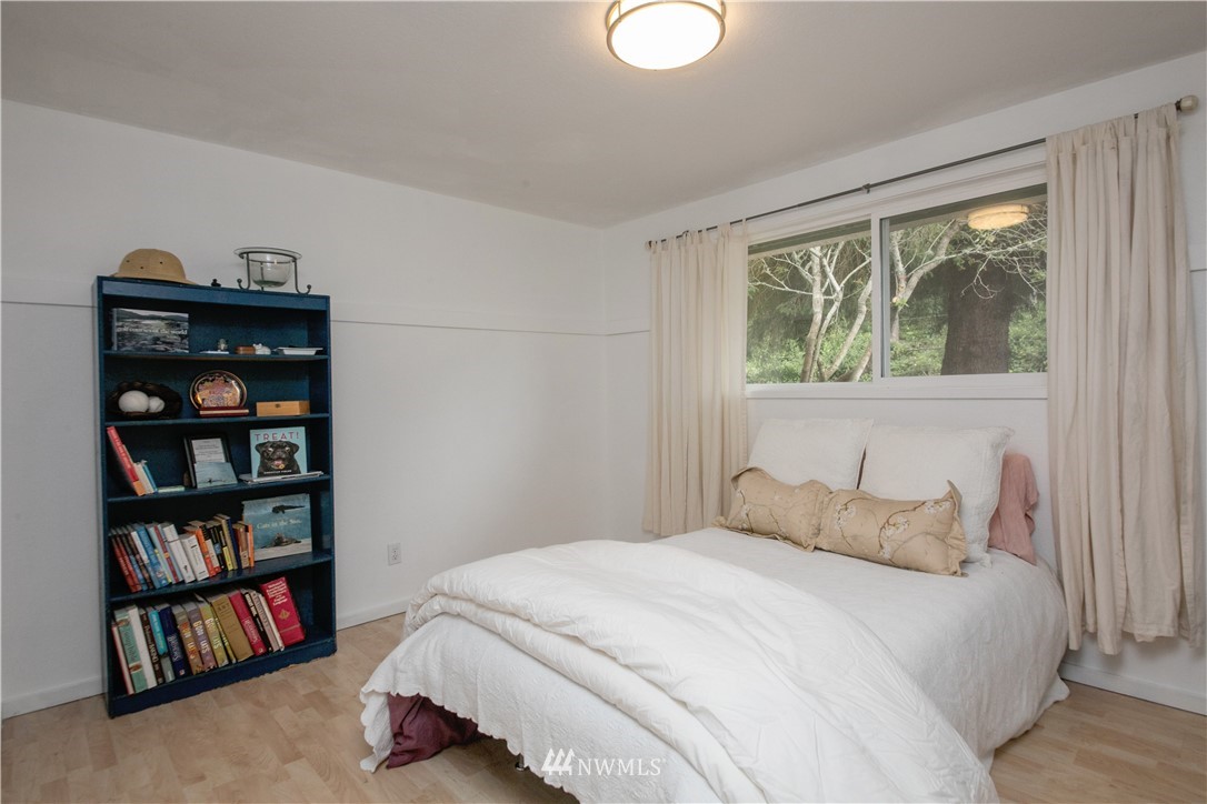 4202 Sandy Point Road Langley, WA 98260 - Photo 10 of 25 Gallery Image 10