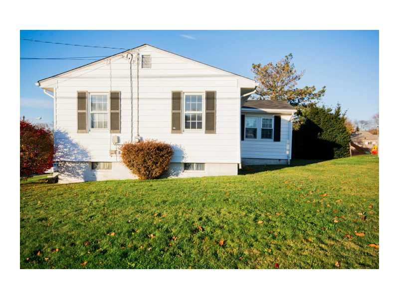 16 O Connell Road Tiverton, RI 02878 - Photo 19 of 25 Exterior Back.