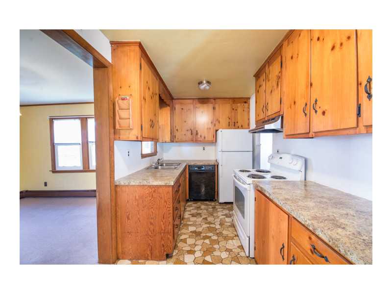 16 O Connell Road Tiverton, RI 02878 - Photo 8 of 25 Kitchen.