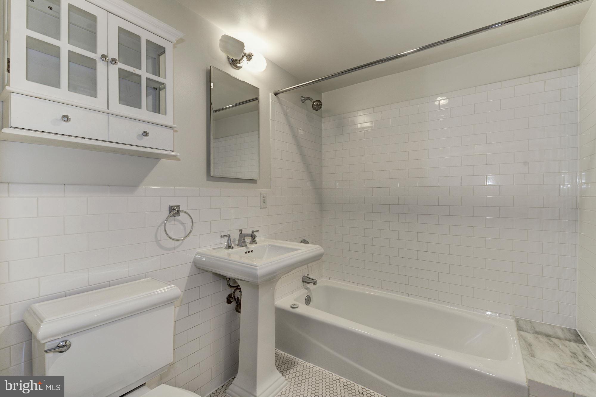 1711 Riggs Place Northwest Washington, DC 20009 - Photo 22 of 24 Bath