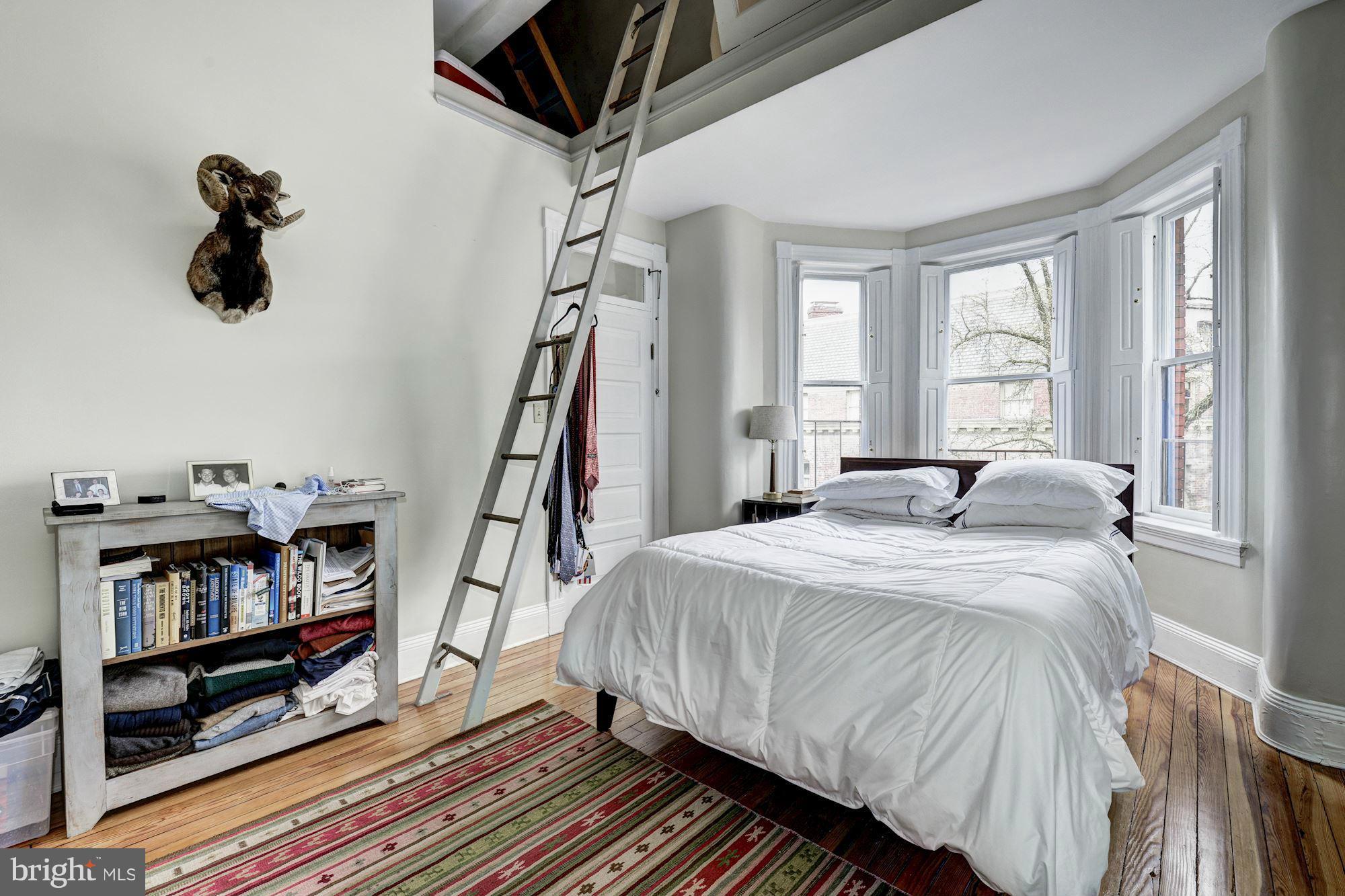 1711 Riggs Place Northwest Washington, DC 20009 - Photo 5 of 24 Bedroom (Master)