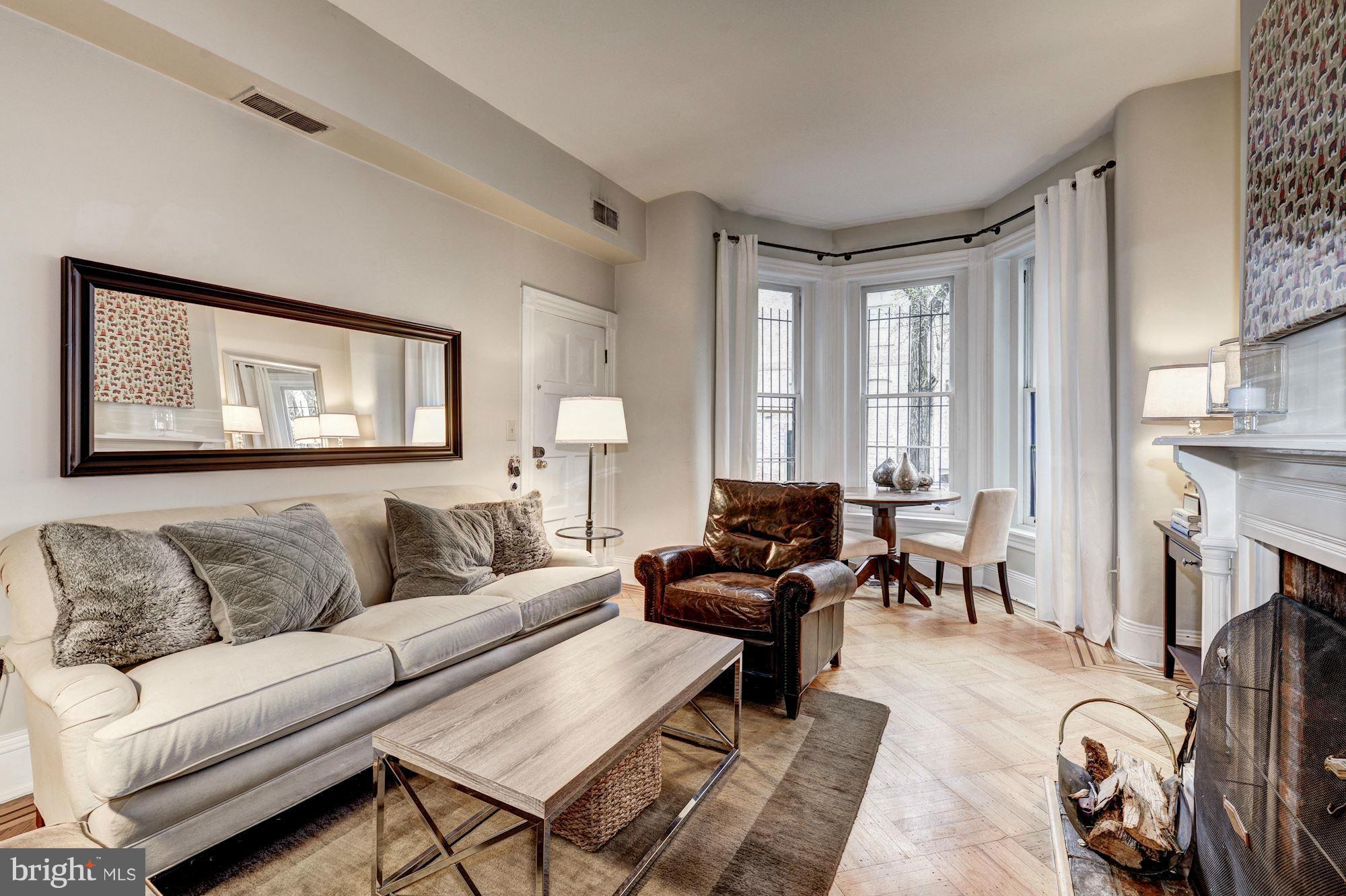 1711 Riggs Place Northwest Washington, DC 20009 - Photo 9 of 24 Living Room