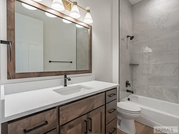 $730,000 | 1571 North 835 East, Shelley, ID 83274