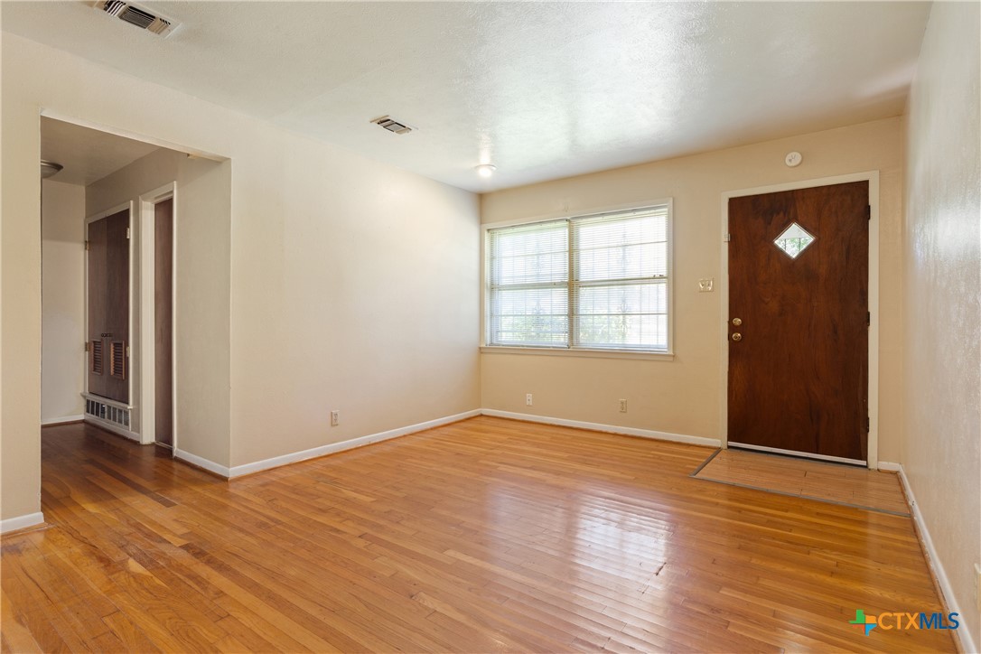 905 South 40th Street Temple, TX 76501 - Photo 4 of 29