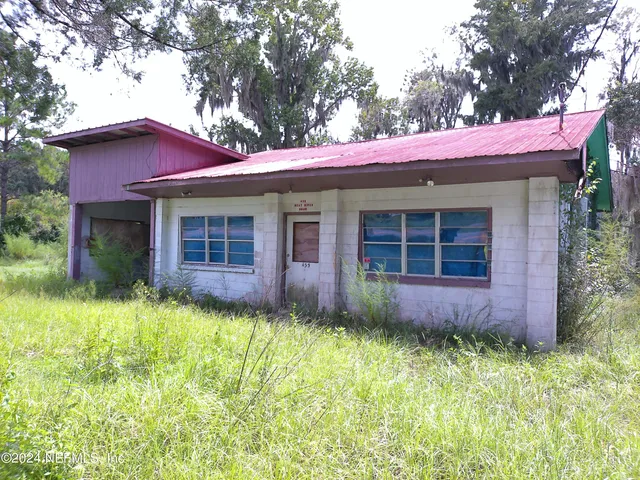 $220,000 | 435 West River Road, Palatka, FL 32177