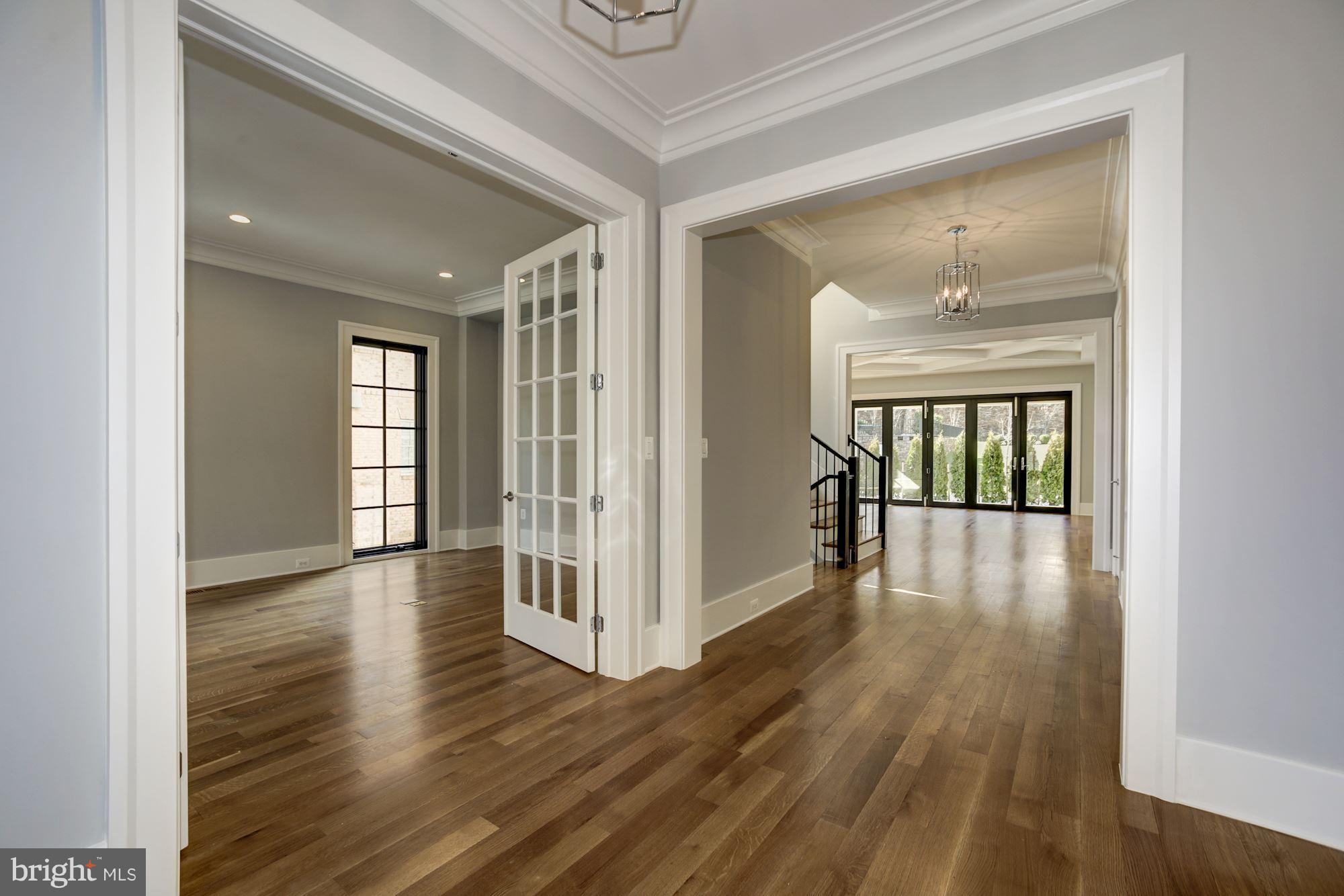 Foxview Circle Northwest Washington, DC 20007 - Photo 5 of 28 Main Level Hall