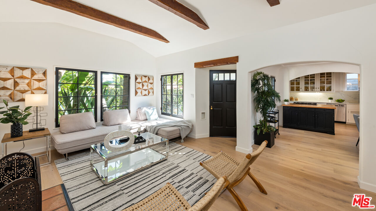 723 Crestmoore Place Venice, CA 90291 - Photo 8 of 33 a living room with furniture and a large window