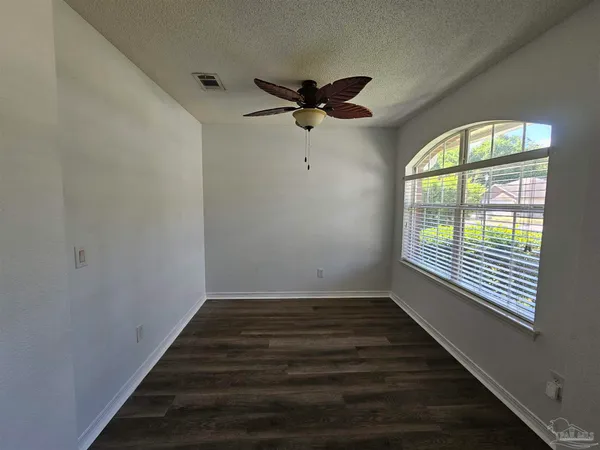 $2,000 | 647 Mozingo Lane, Pensacola, FL 32514