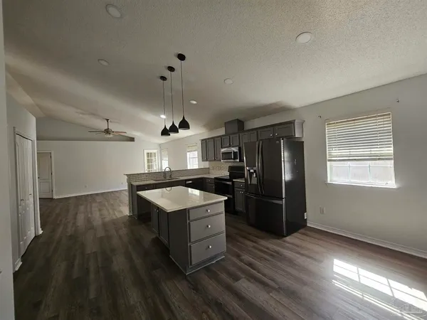 $2,000 | 647 Mozingo Lane, Pensacola, FL 32514