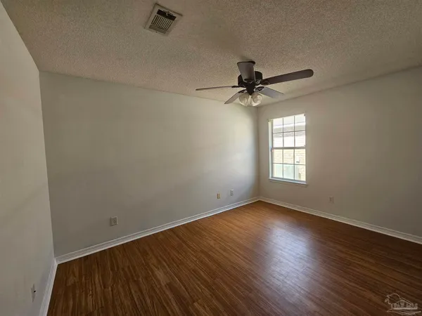 $2,000 | 647 Mozingo Lane, Pensacola, FL 32514