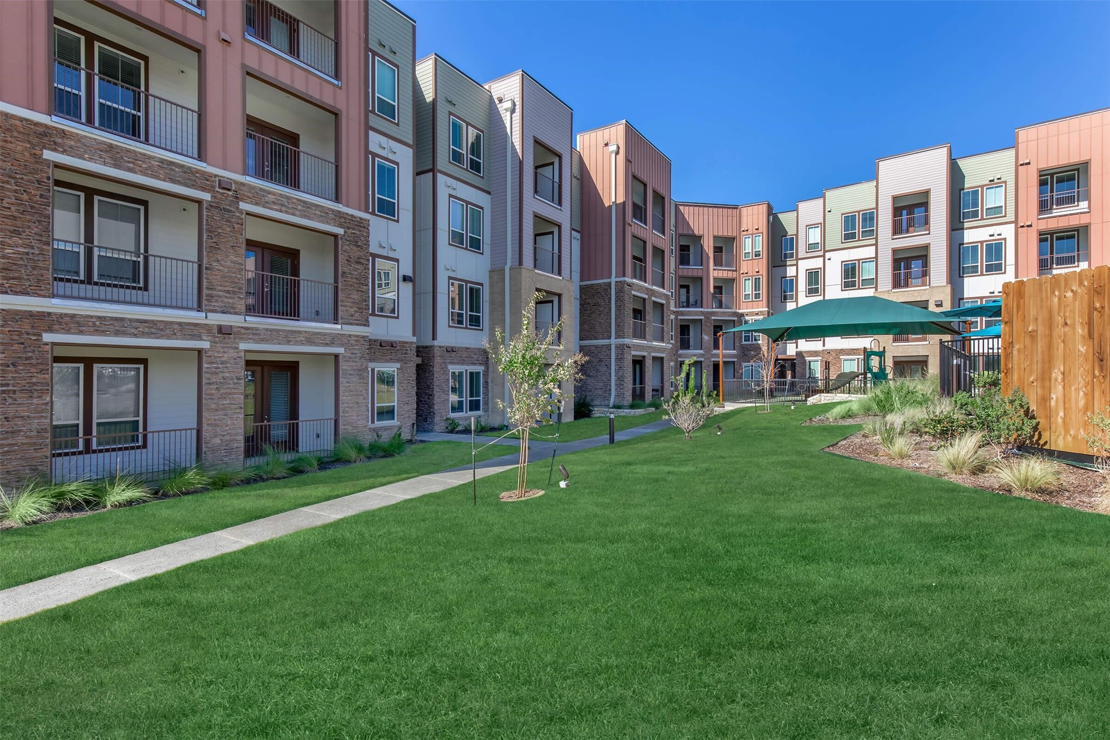 7450 Bluff Springs Road Austin, TX 78744 - Photo 4 of 32